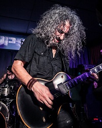 Damage Premiere – הופעת הבכורה של להקת DPS