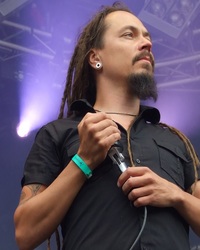 מביאים את הקור לישראל – ראיון עם סולן להקת Amorphis