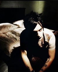 מתוך החשכה הנורבגית  Apoptygma Berzerk